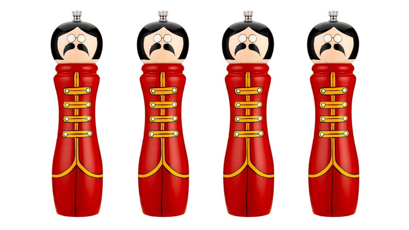 Illustration for article titled Smashingly Brilliant Gifts for the Anglophile Gadgeteer